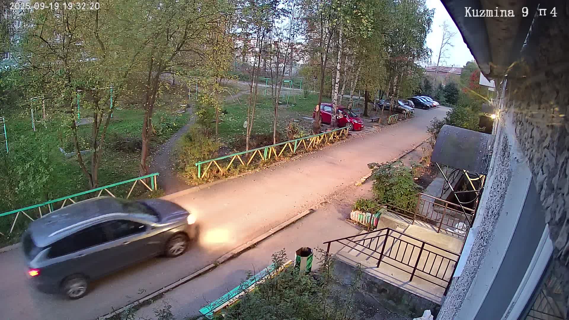 Кузмина 9 подъезд 4