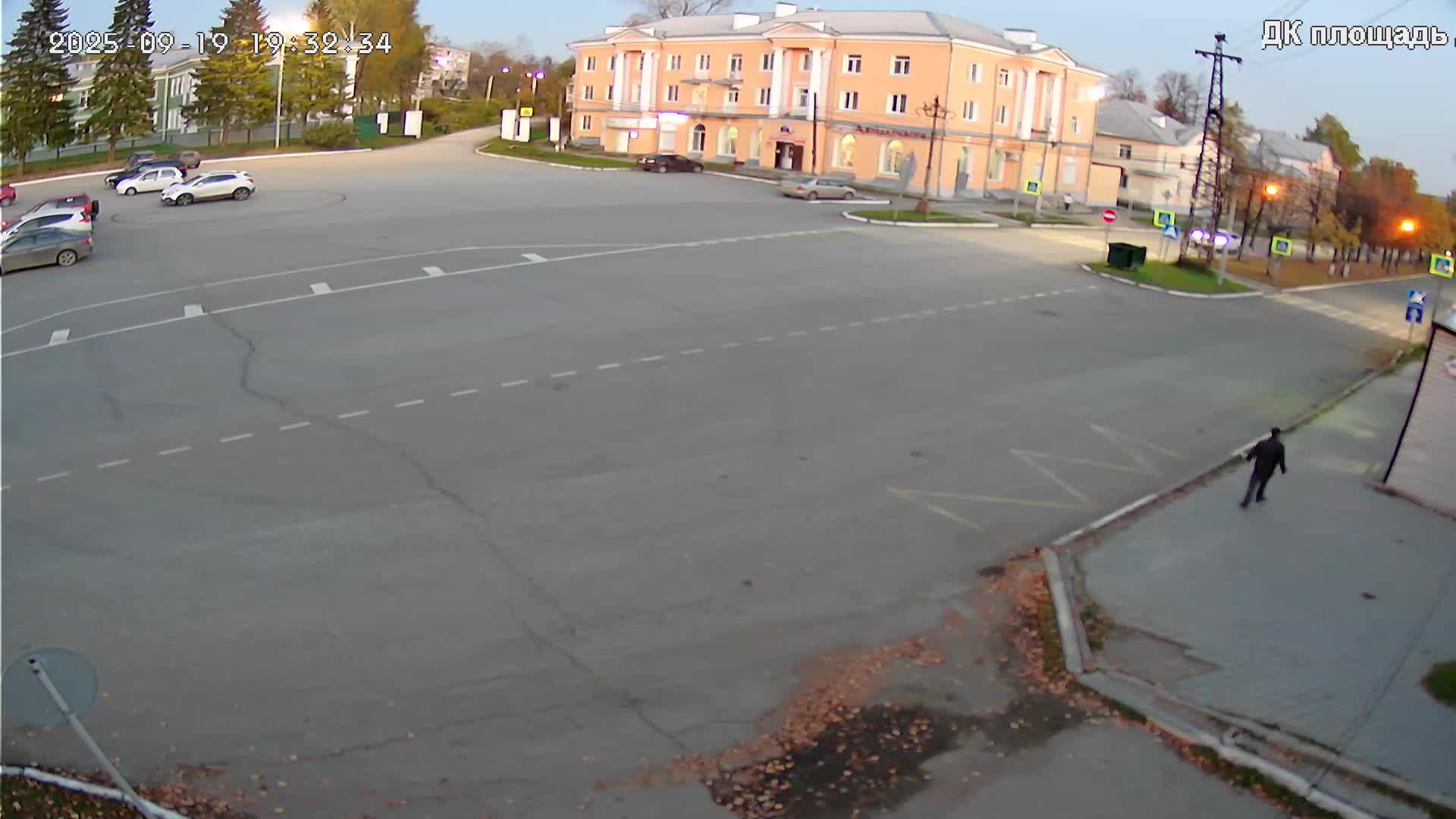 площадь перед ДК "Горняков" (камера2)