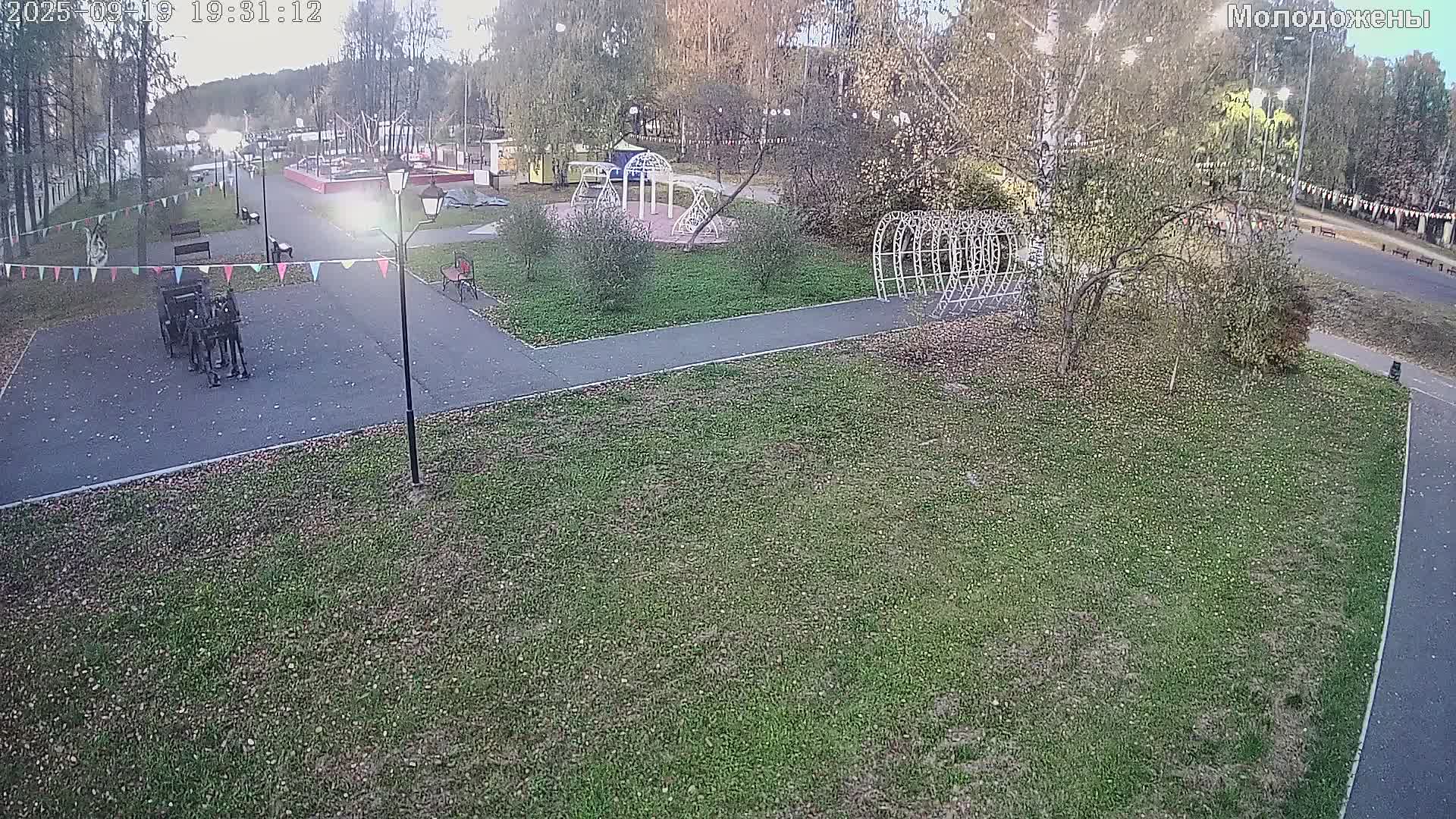 парк за ДК "Горняков" (площадка Молодоженов)