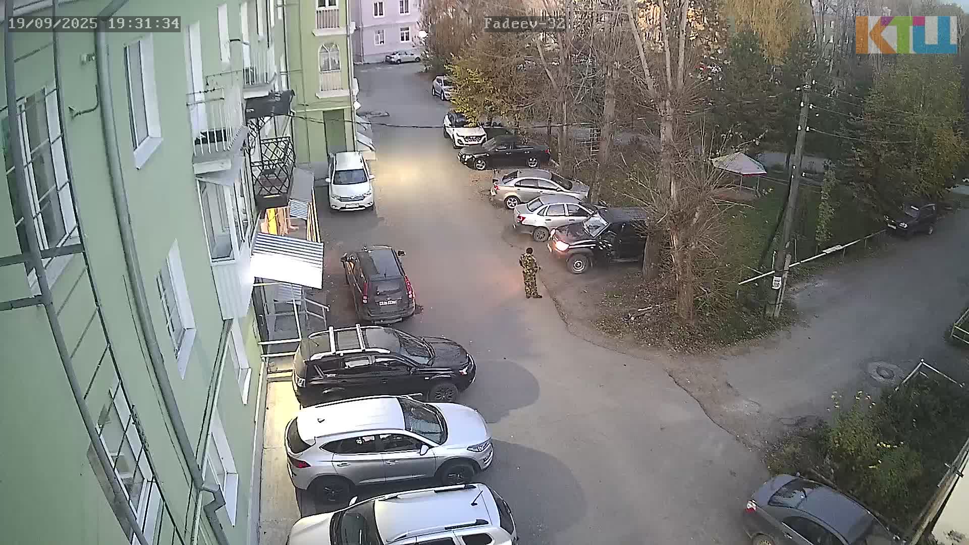 двор Фадеевых 32