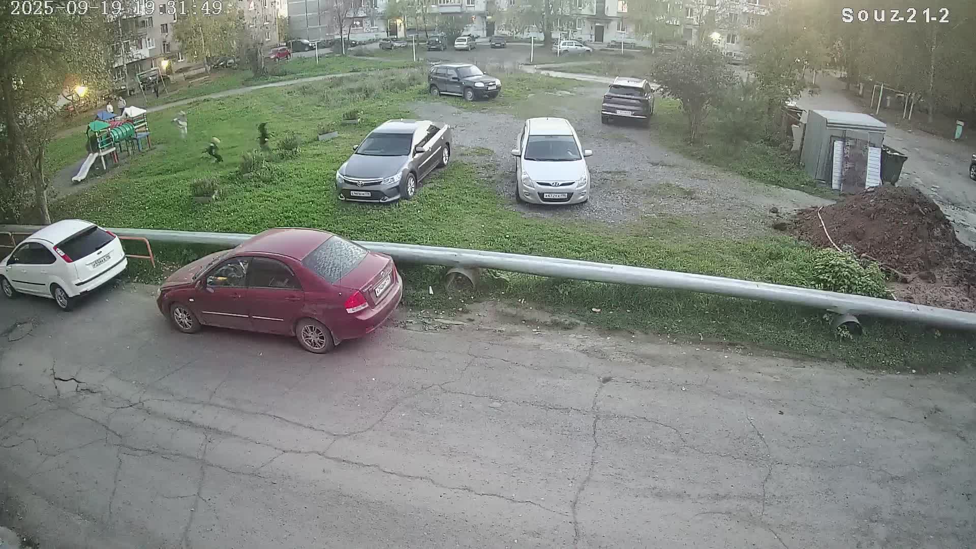 Двор Союзов 21 1 подьезд